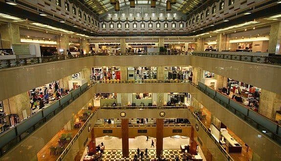 Retail Customers Setting Trends in Age of E-commerce